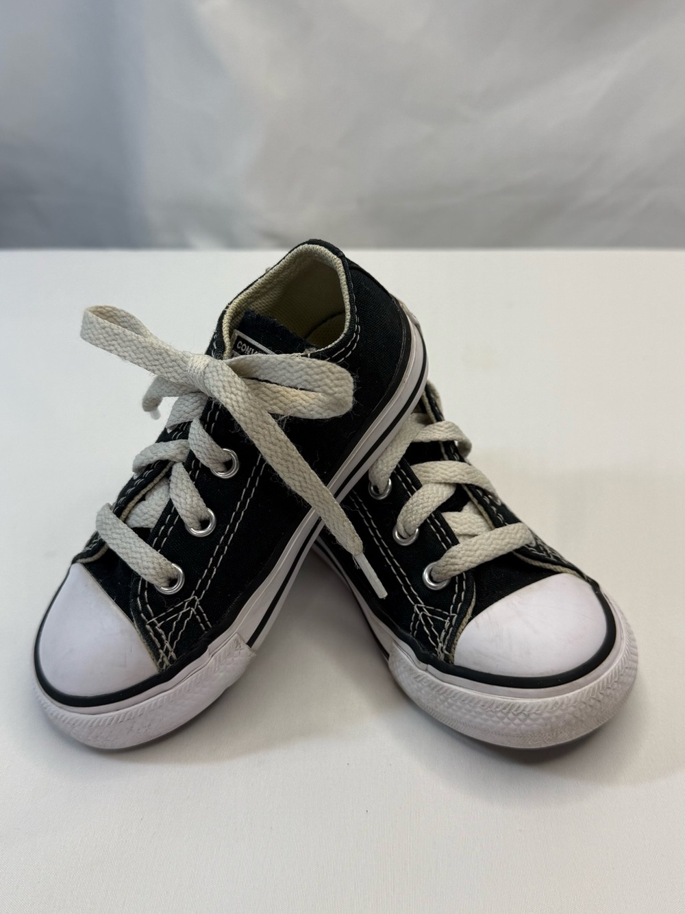 Converse Kids (baby-toddler) Size 7 Low-Top Canvas Sneakers - Black & White EUC